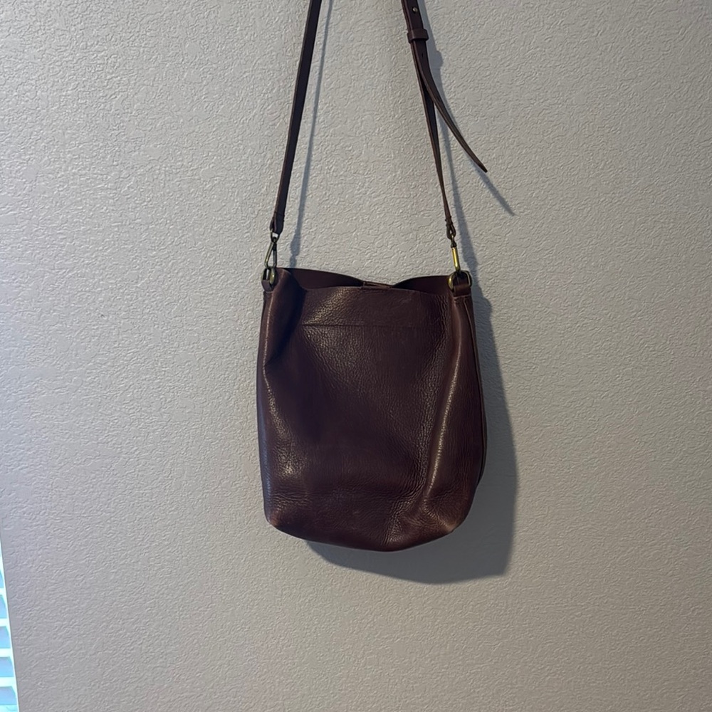 Elegant Brown Leather Shoulder Bag